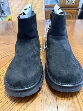 Universal Threads Black Sherpa Lined Booties. NWT. Size 11.